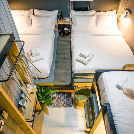 Zeds Hostel Бангкок Экстерьер фото