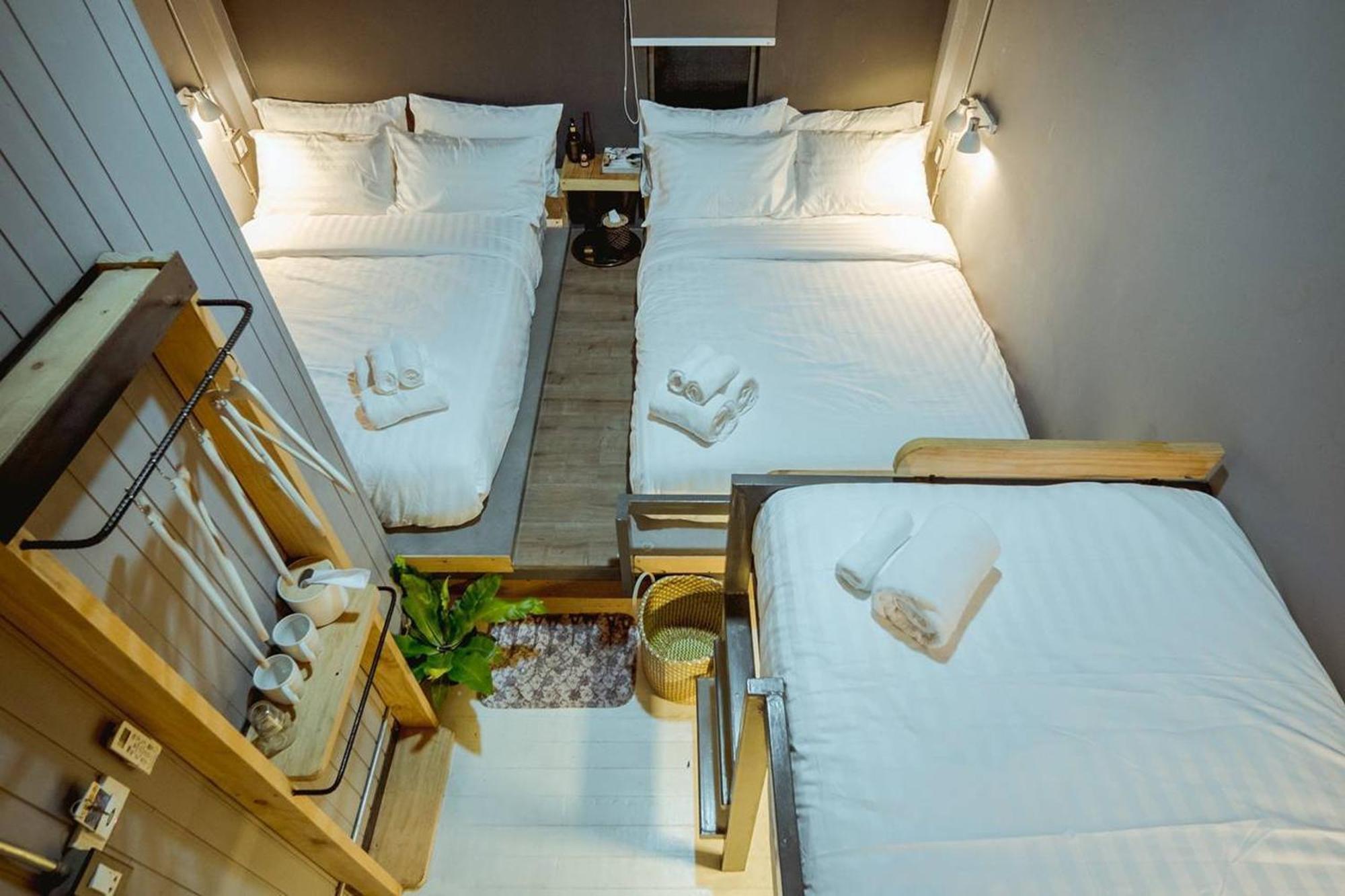 Zeds Hostel Бангкок Экстерьер фото