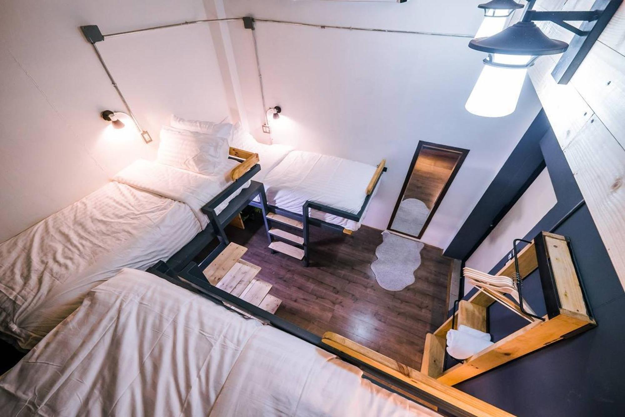 Zeds Hostel Бангкок Экстерьер фото