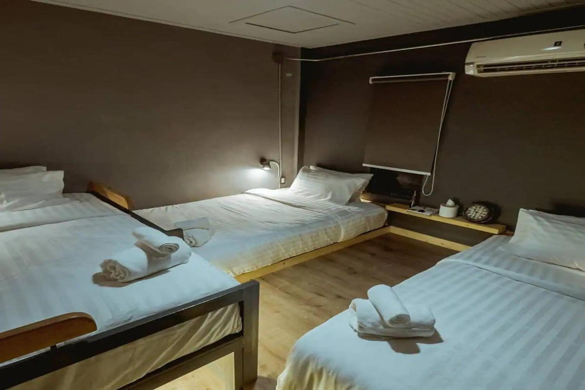 Zeds Hostel Бангкок Экстерьер фото