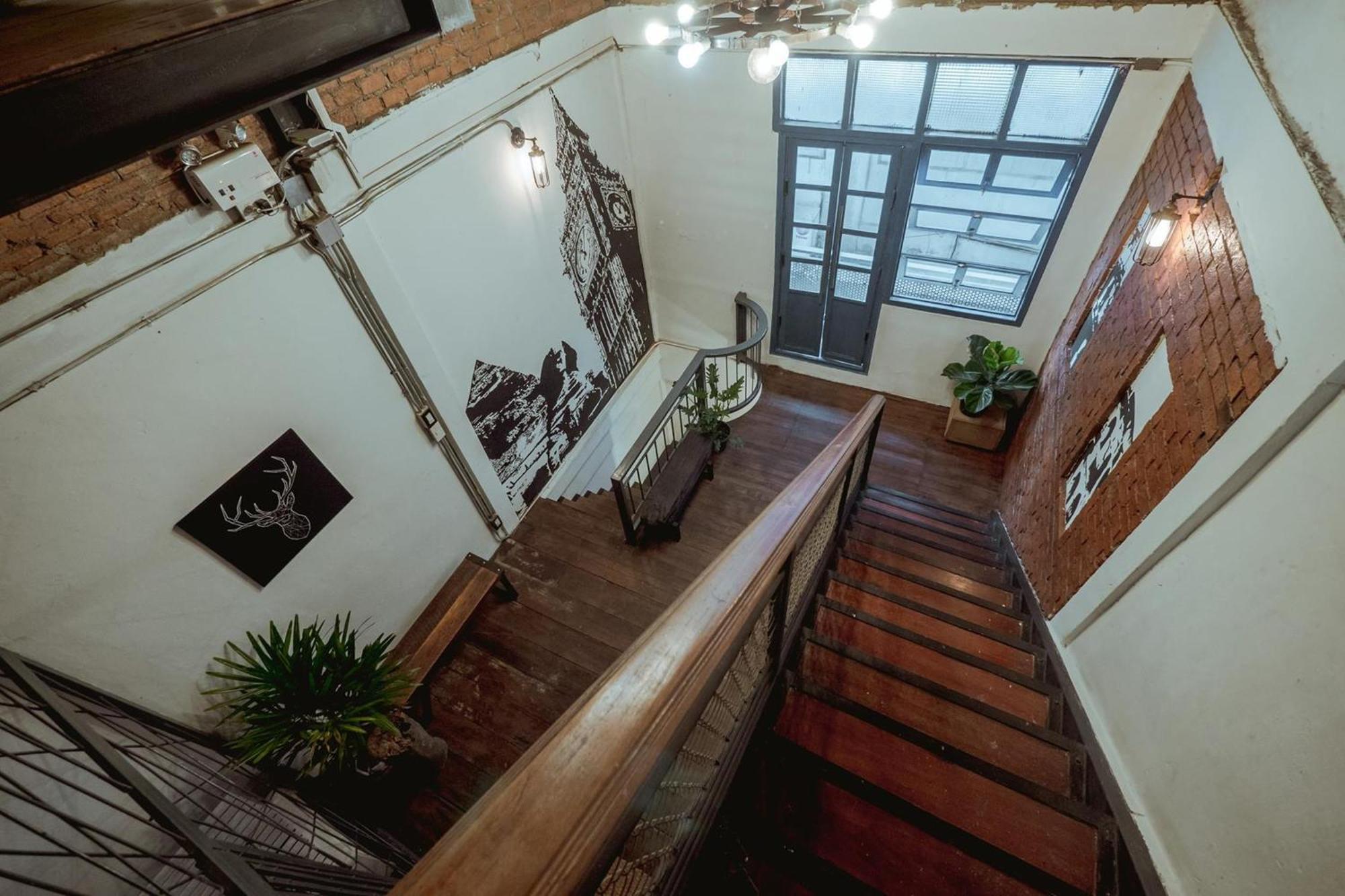 Zeds Hostel Бангкок Экстерьер фото