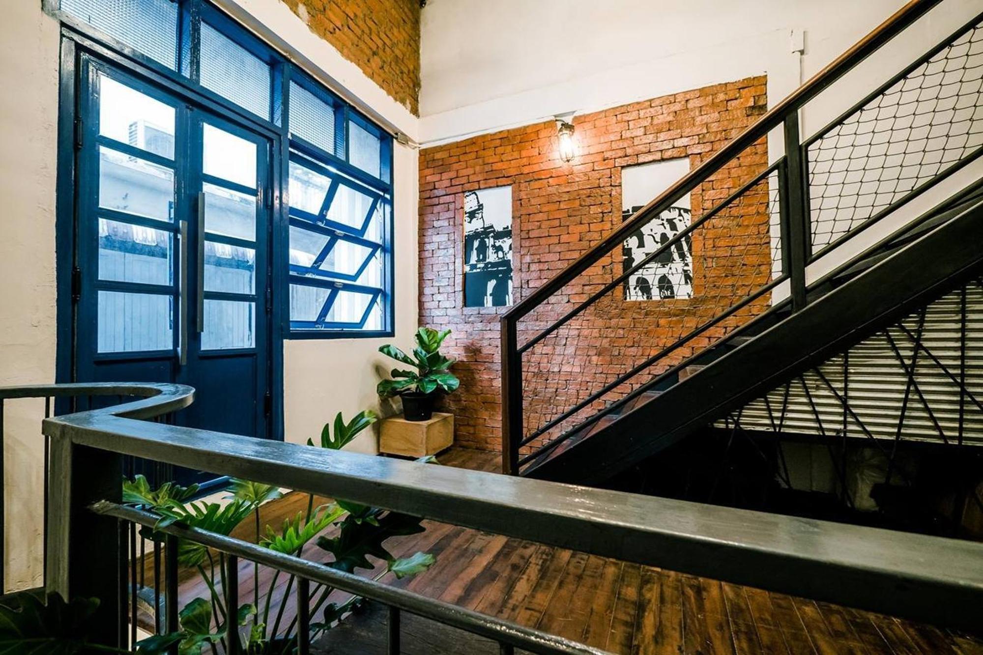 Zeds Hostel Бангкок Экстерьер фото