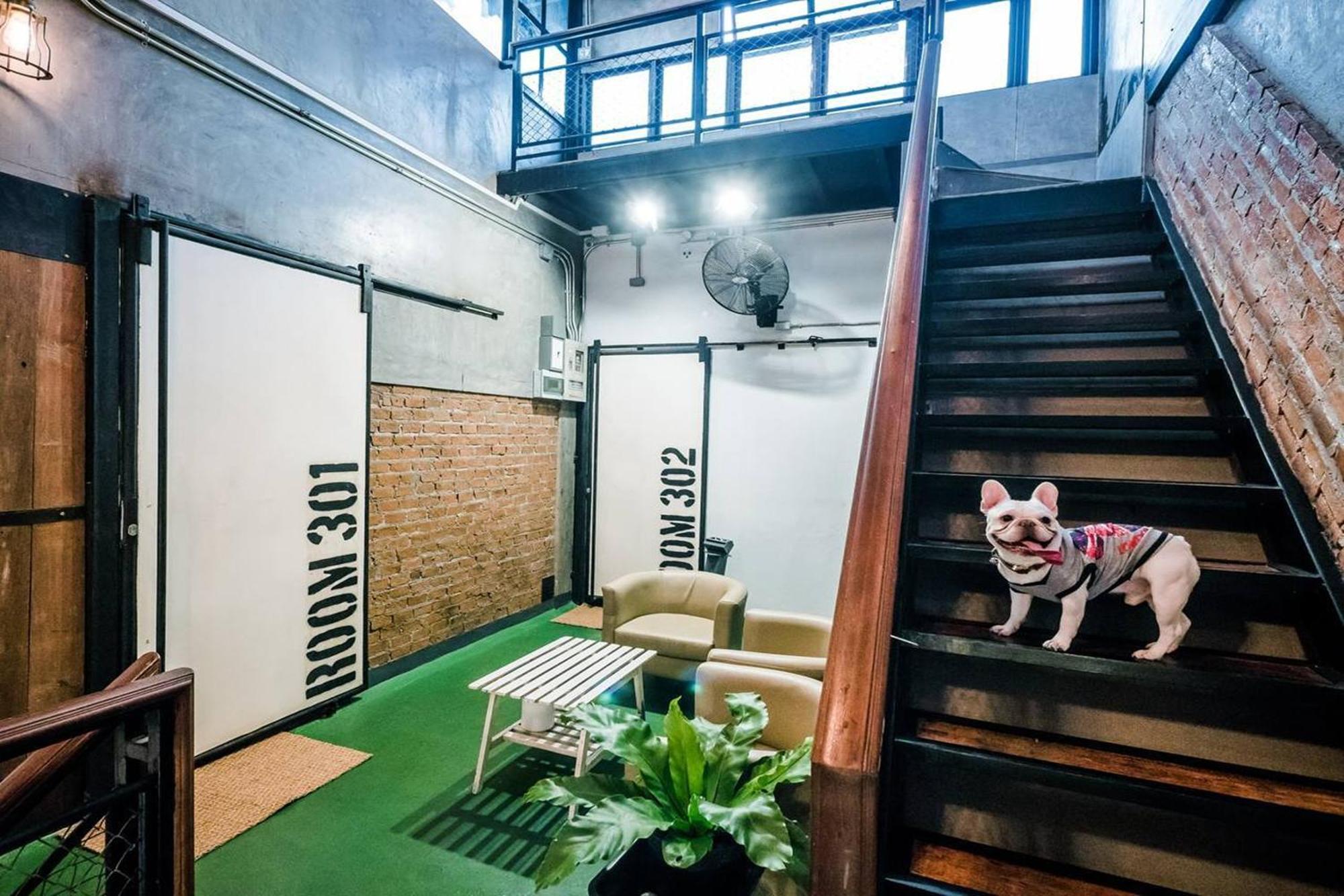 Zeds Hostel Бангкок Экстерьер фото