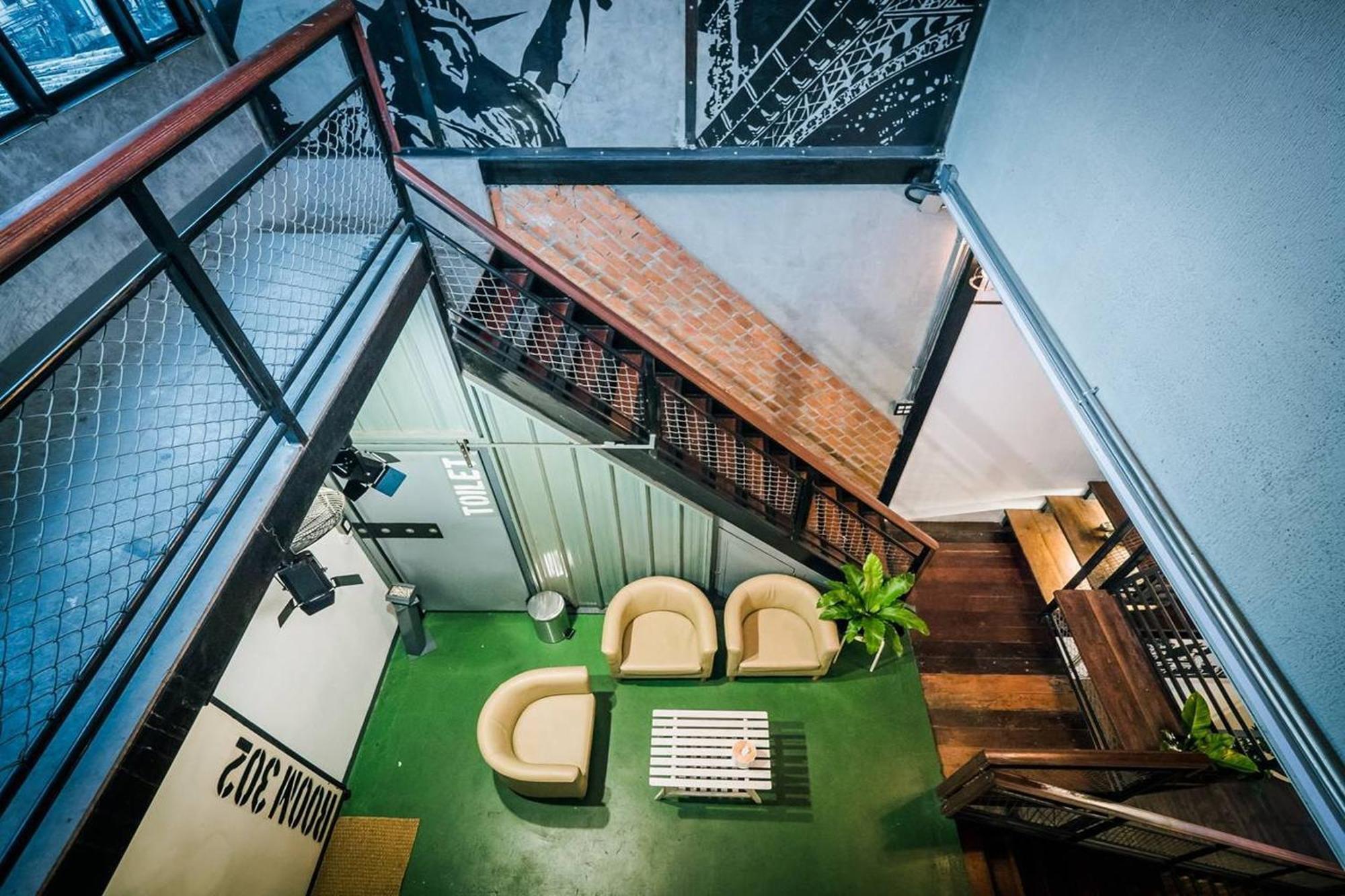 Zeds Hostel Бангкок Экстерьер фото