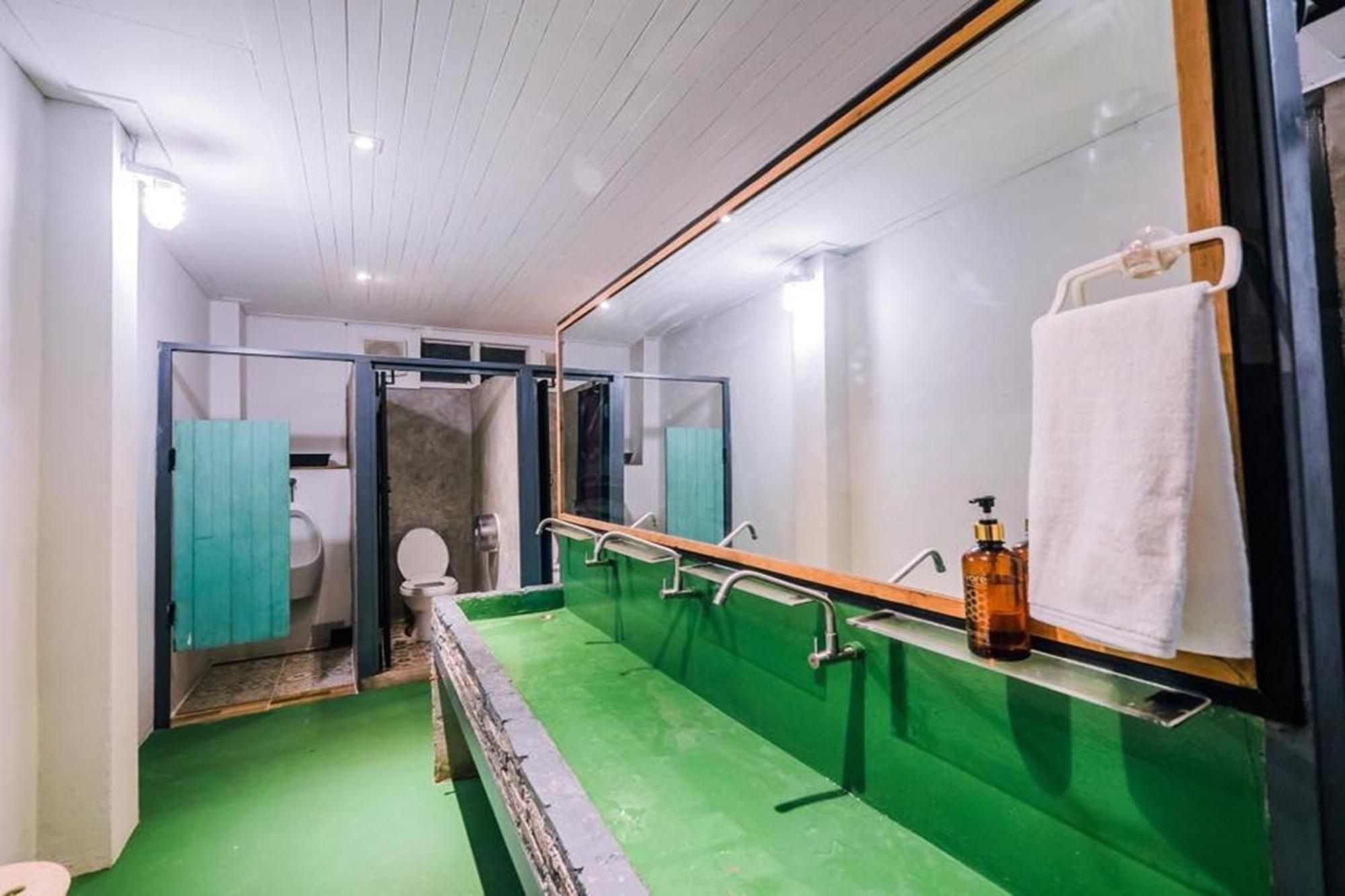 Zeds Hostel Бангкок Экстерьер фото