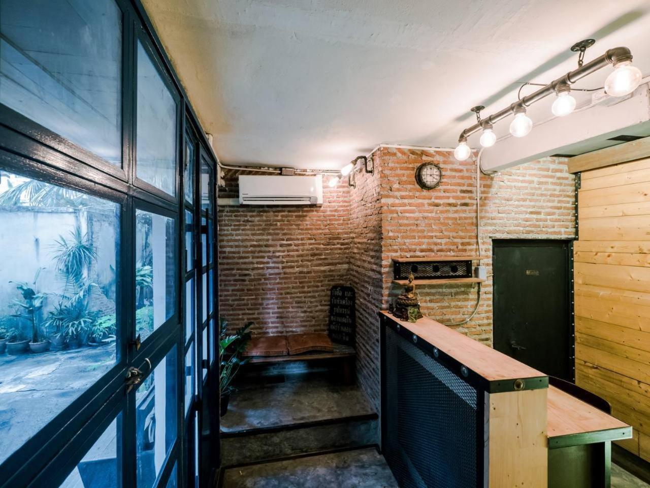 Zeds Hostel Бангкок Экстерьер фото