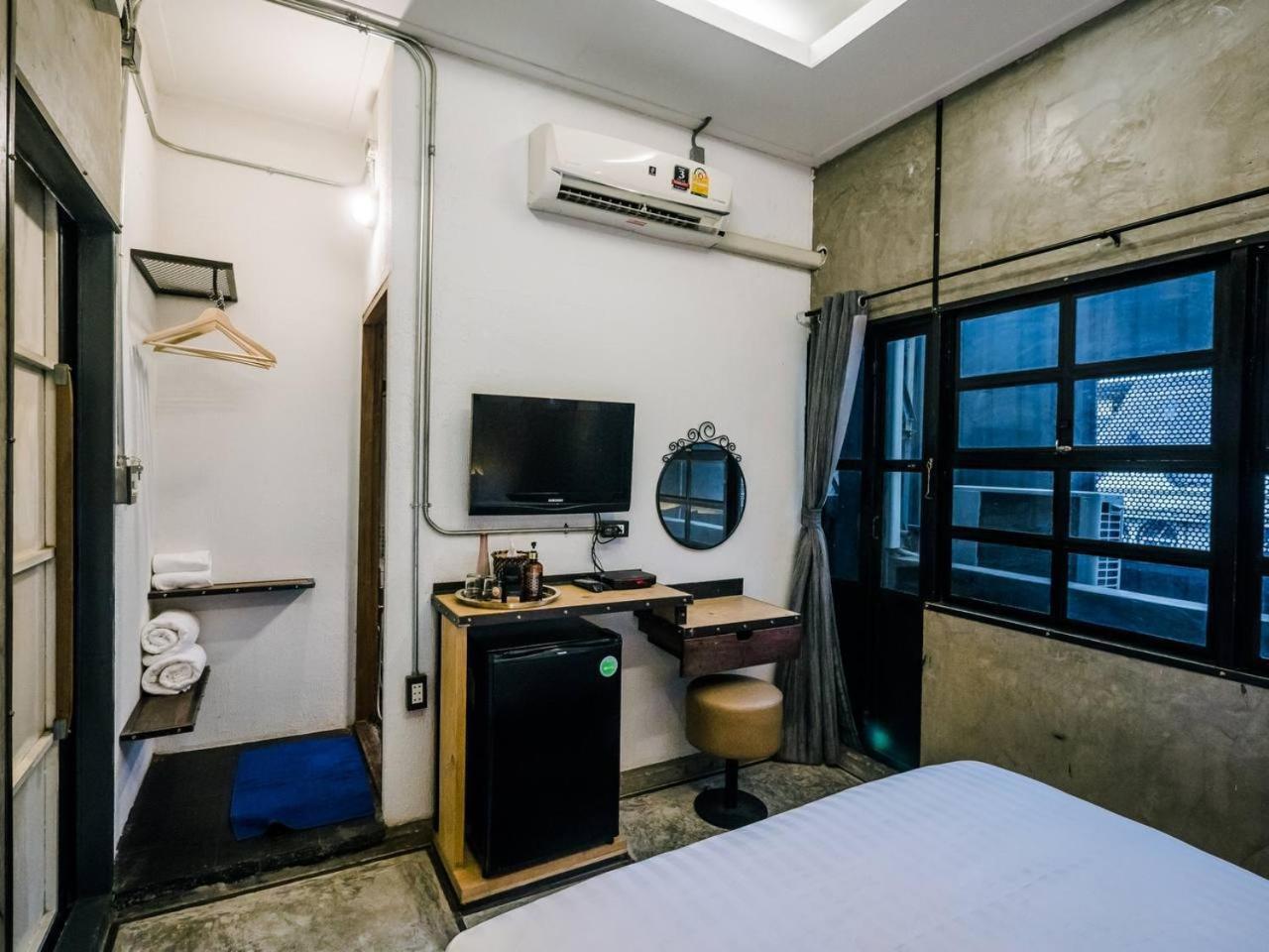Zeds Hostel Бангкок Экстерьер фото