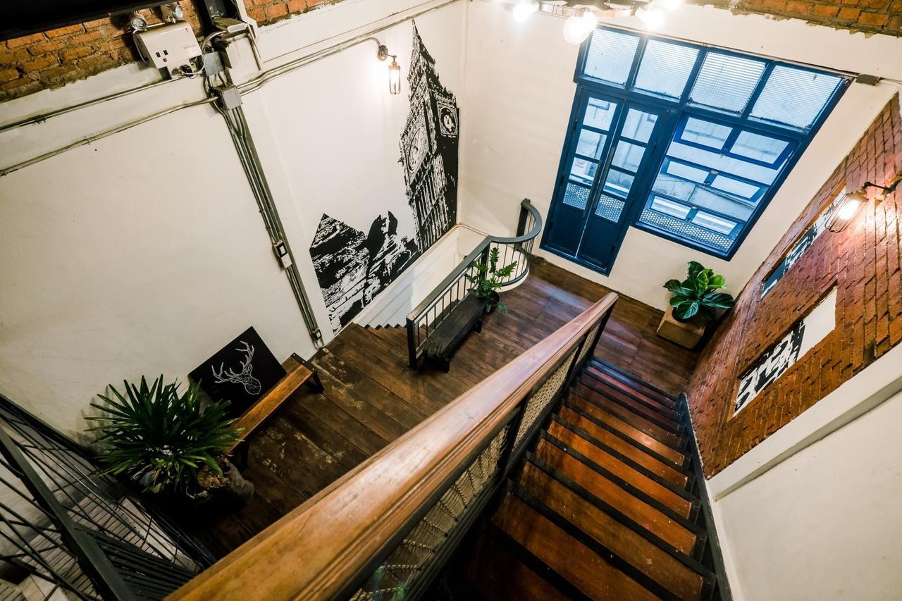 Zeds Hostel Бангкок Экстерьер фото