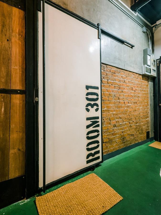 Zeds Hostel Бангкок Экстерьер фото