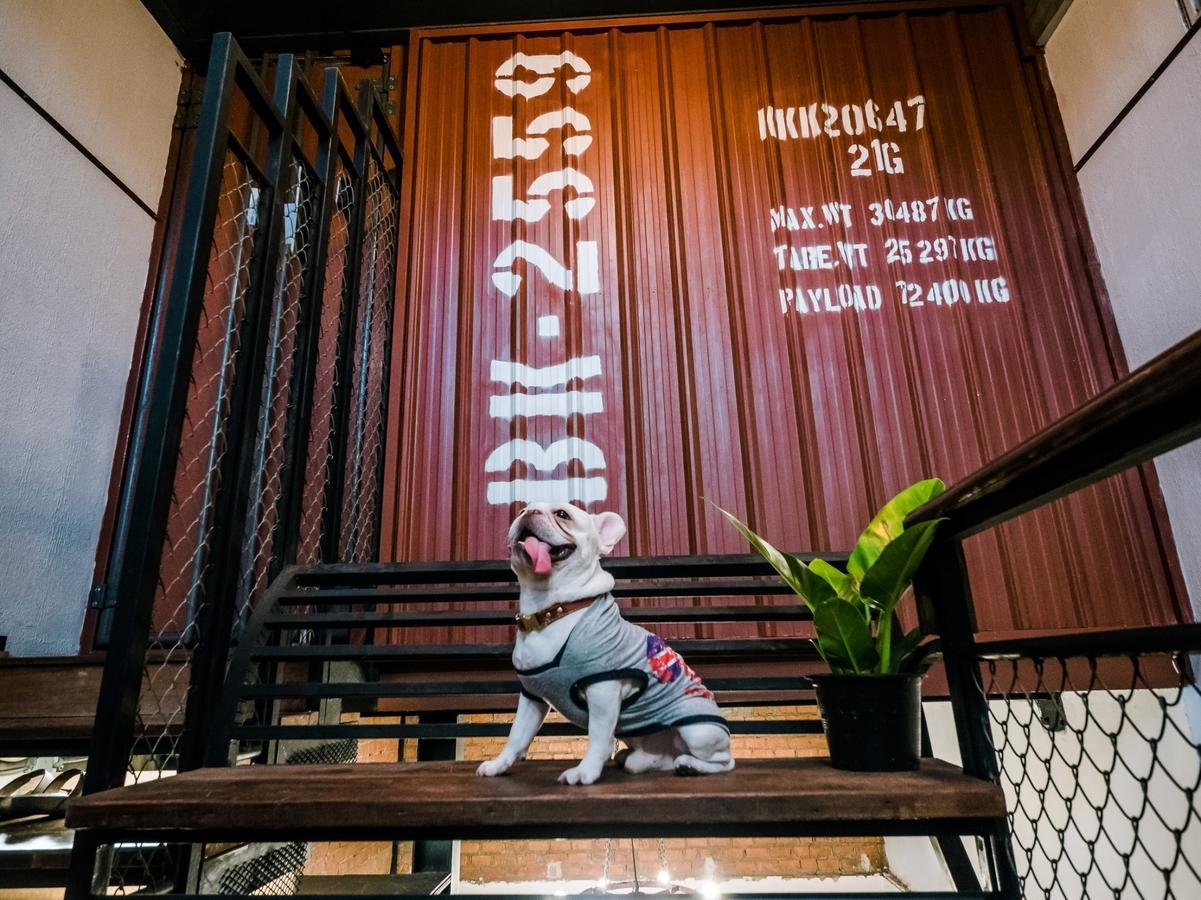 Zeds Hostel Бангкок Экстерьер фото