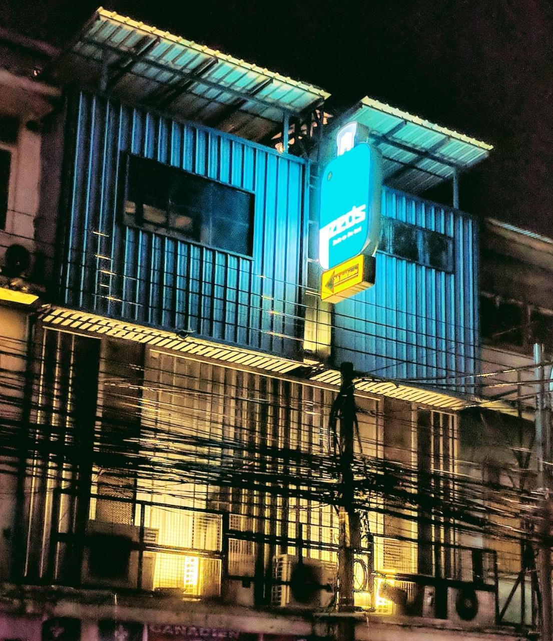 Zeds Hostel Бангкок Экстерьер фото